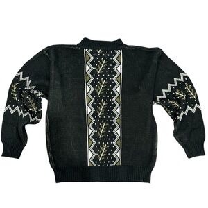 Vintage Knit Crew Neck Sweater with Geometric Leaf Patterns